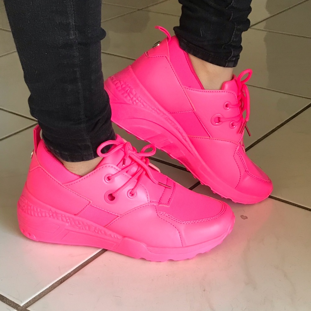 💖 FASHION SNEAKERS 💖 HOT PINK STUNNERS